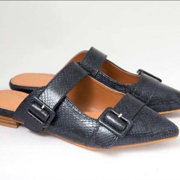 Blue snakeskin leather flats